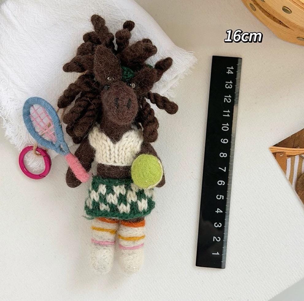 Cute Wool Felt Tennis Horse Keychain, Handmade Pony Bag Charm, Kawaii Animal Hanging Ornament, Sporty Horse Pendant Gift, Lucky Charm