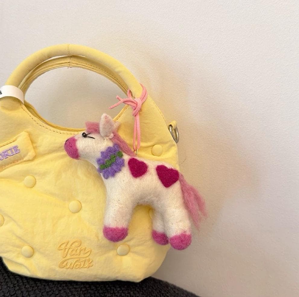 Cute Pink Horse Wool Felt Keychain, Handmade Pony Bag Charm, Heart Pattern Animal Hanging Ornament, Kawaii Horse Pendant, Lucky Gift