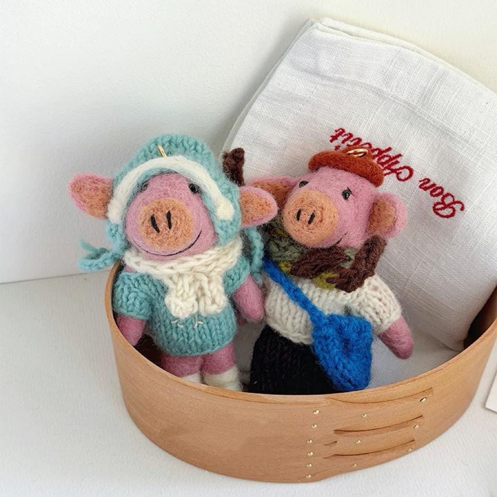 Cute Pig Wool Felt Keychain, Handmade Couple Pig Bag Charm, Wedding Pig Pendant, Kawaii Animal Hanging Ornament, Romantic Gift