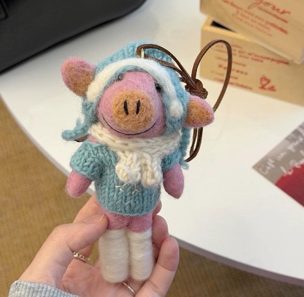 Cute Pig Wool Felt Keychain, Handmade Couple Pig Bag Charm, Wedding Pig Pendant, Kawaii Animal Hanging Ornament, Romantic Gift