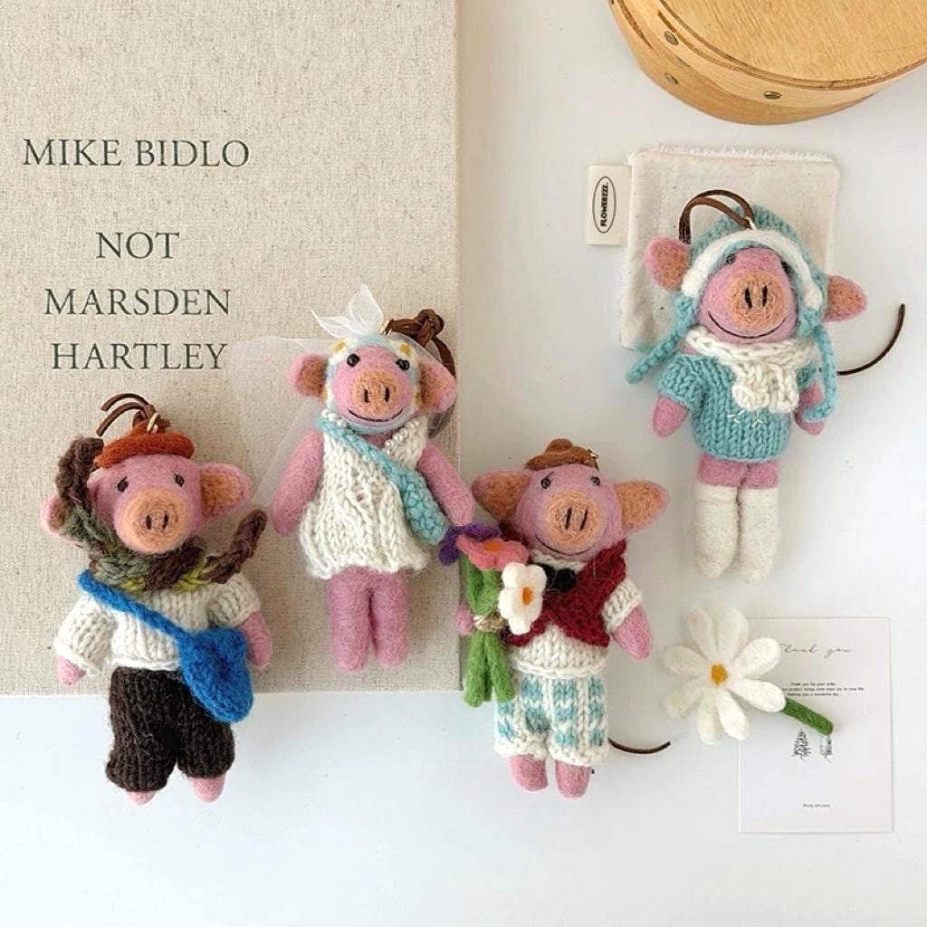 Cute Pig Wool Felt Keychain, Handmade Couple Pig Bag Charm, Wedding Pig Pendant, Kawaii Animal Hanging Ornament, Romantic Gift