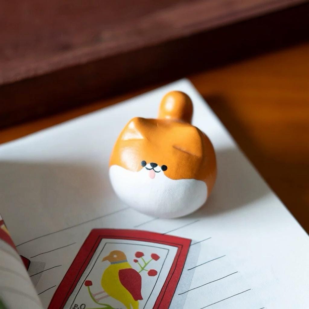 Japanese Style Wooden Shiba Inu Figurine Set, Hand Carved Round Shiba Dog Ornament, Cute Desk Decor, Linden Wood Sculpture, Gift