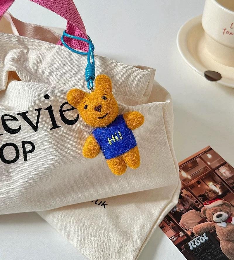 Cute Wool Felt Bear Keychain, Handmade Blue Sweater Bear Bag Charm, Kawaii Animal Hanging Ornament, “Hi” Bear Pendant, Lucky Gift