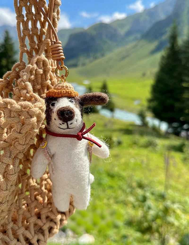 Japanese Style Travel Puppy Pendant, Handmade Wool Felt Dog Bag Charm, Cute Animal Hanging Ornament, Backpack Charm, Lucky Gift