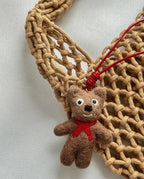 Handmade Wool Felt Bear Bag Charm, Cute Hi Bear Keychain, Animal Hanging Ornament, Backpack Pendant, Kawaii Gift, Lucky Charm