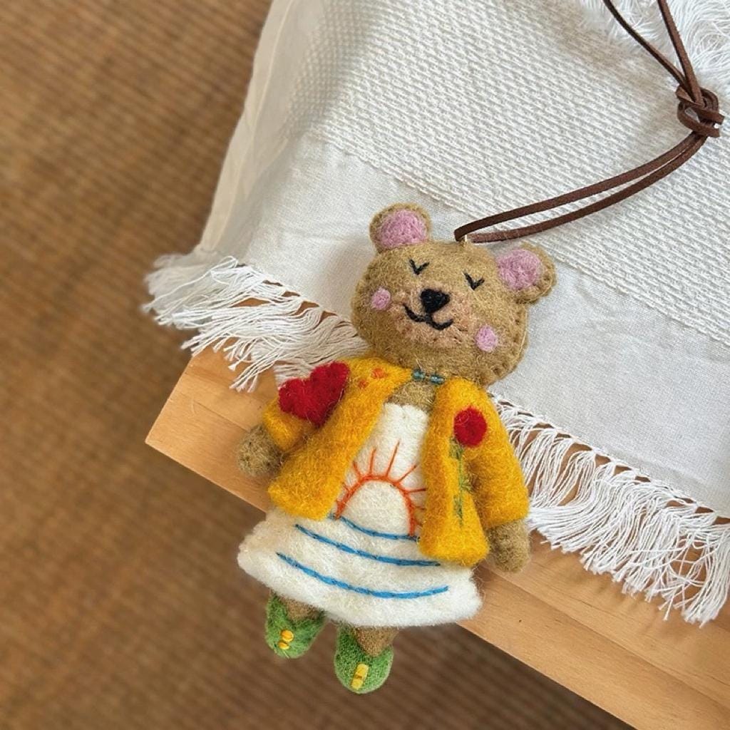 Japanese Style Handmade Wool Felt Bear Pendant, Cute Bear Bag Charm, Animal Keychain, Backpack Hanging Ornament, Kawaii Gift, Lucky Charm