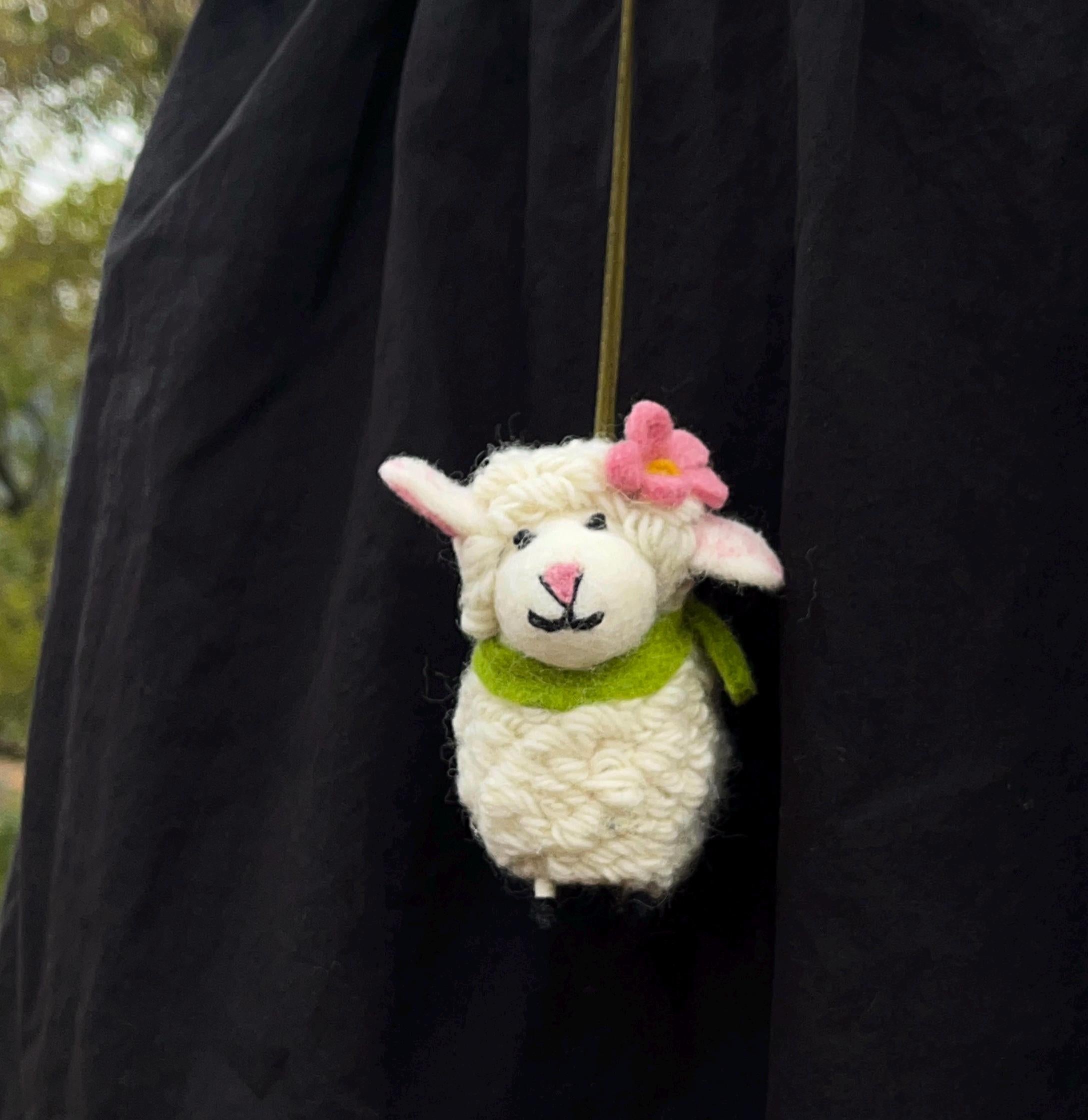 Japanese Style Sheep Pendant, Handmade Wool Felt Lamb Bag Charm, Cute Animal Keychain, White Sheep Hanging Ornament, Backpack Charm,Gift