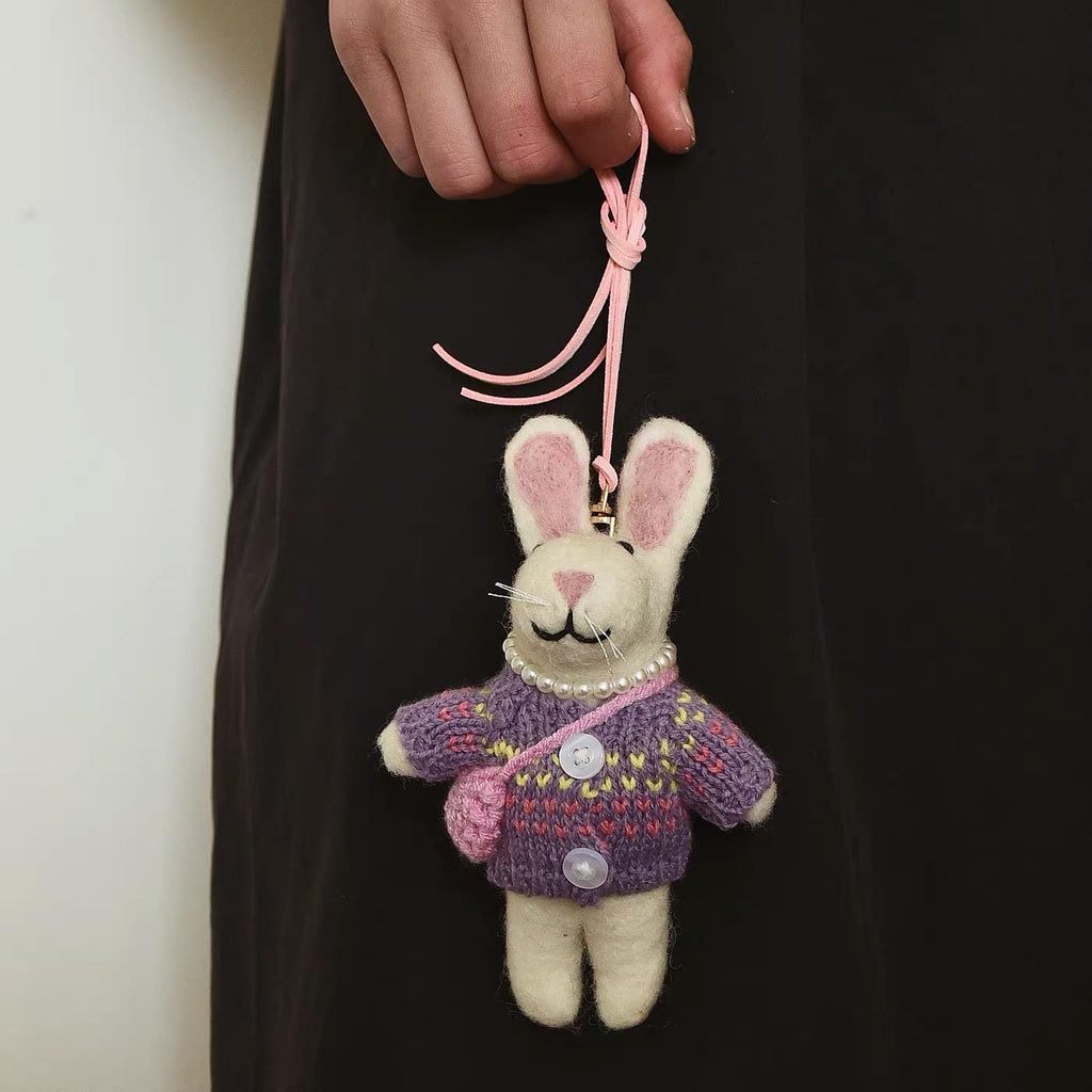 Handmade Felt Bunny Keychain, Cute Wool Rabbit Bag Charm, Soft Animal Pendant, Handmade Gift from Small Shop, Cozy Kawaii Accessory
