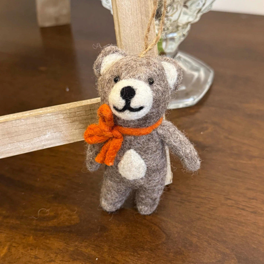 Handmade Needle Felt Teddy Bear Keychain, Wool Bear Bag Charm with Scarf, Cute Car Mirror Hanging Ornament, Unique Gift for Her