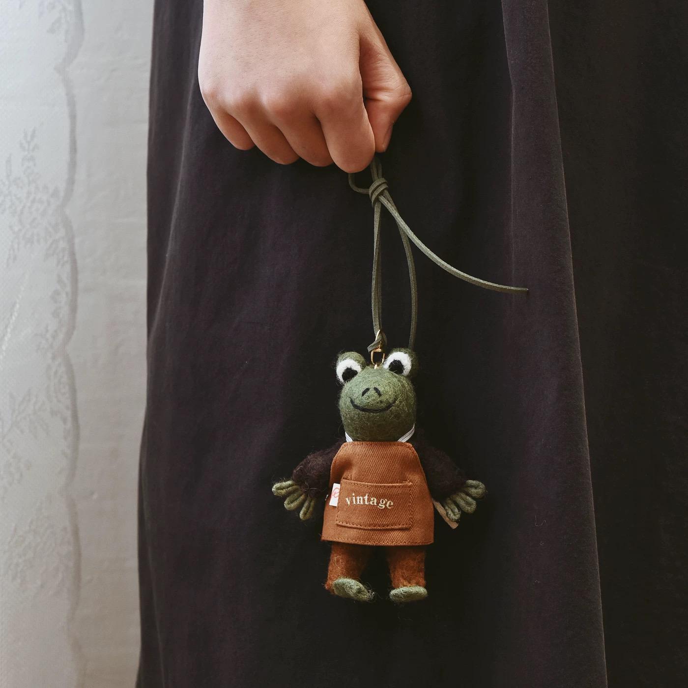 Japanese Style Felt Frog Keychain, Handmade Wool Frog Bag Charm with Headphones or Apron, Cute Animal Pendant, Backpack Charm, Gift for Her