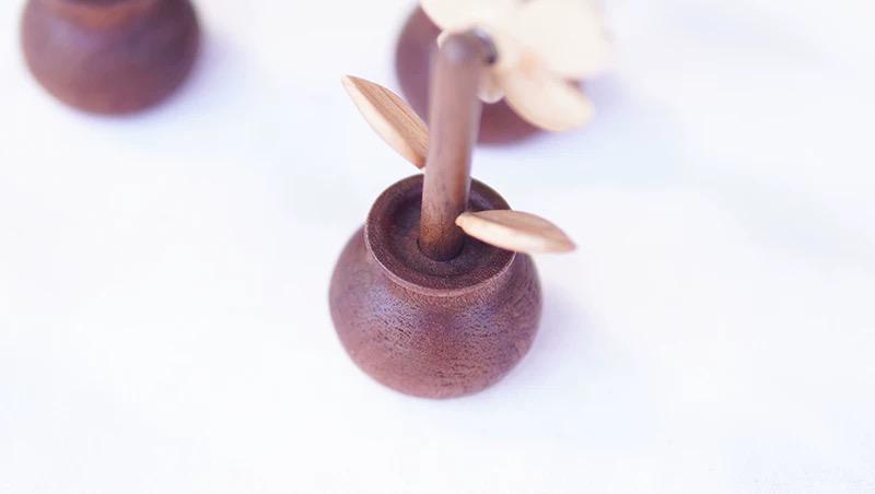 Hand Carved Wooden Flower Diffuser Decor – Aromatherapy Wood Sculpture, Natural Essential Oil Car Freshener, Desk Ornament, Handmade Gift