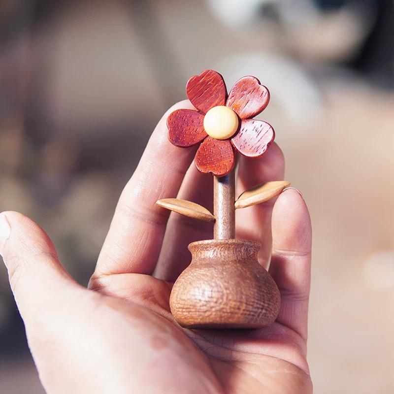 Hand Carved Wooden Flower Diffuser Decor – Aromatherapy Wood Sculpture, Natural Essential Oil Car Freshener, Desk Ornament, Handmade Gift