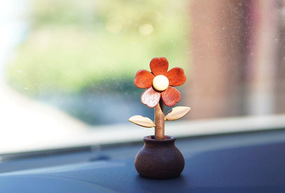 Hand Carved Wooden Flower Diffuser Decor – Aromatherapy Wood Sculpture, Natural Essential Oil Car Freshener, Desk Ornament, Handmade Gift