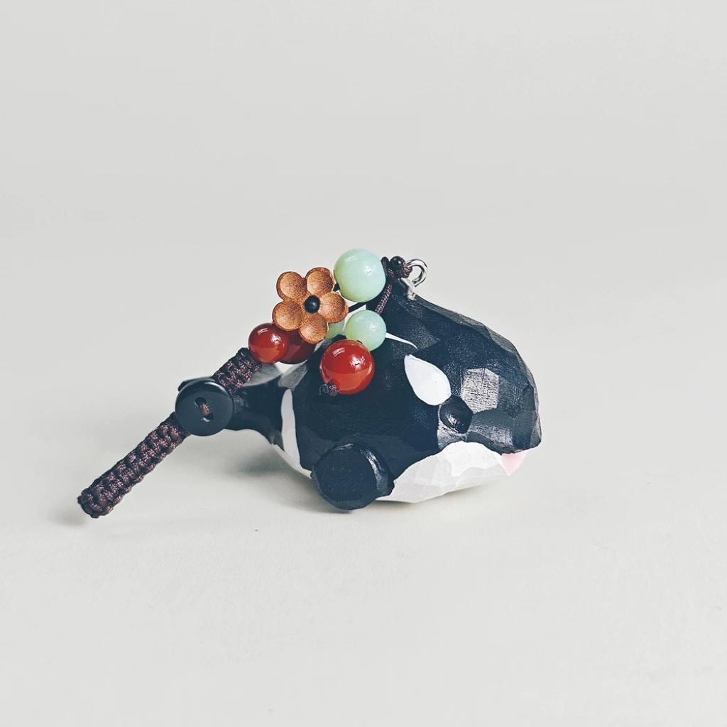 Hand Carved Wooden Orca Keychain, Handmade Japanese Style Keyring, Miniature Wood Whale Pendant, Cute Bag Charm, Car Key Accessory, Gift