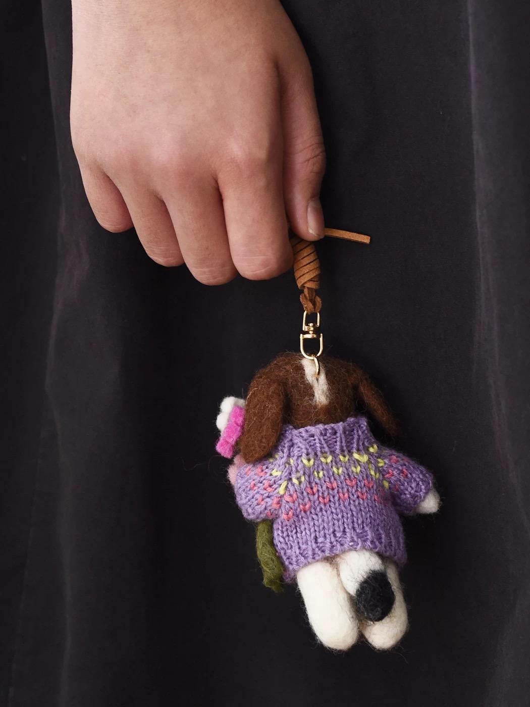 Handmade Wool Felt Dog Keychain, Cute Puppy Bag Charm with Flowers, Needle Felt Animal Pendant, Handmade Gift for Her