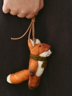 Handmade Wool Felt Fox Keychain, Cute Animal Bag Charm with Scarf, Kawaii Fox Pendant, Handmade Gift, Fall Winter Accessory