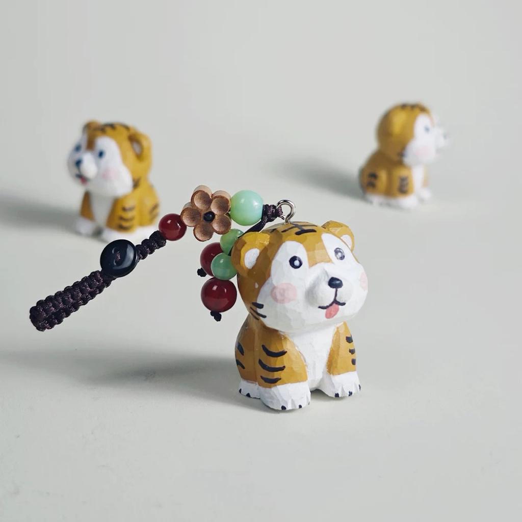 Japanese Style Hand Carved Wooden Tiger Keychain, Zodiac Tiger Charm, Cute Animal Pendant, Bag Charm, Key Ring, Handmade Wood Gift