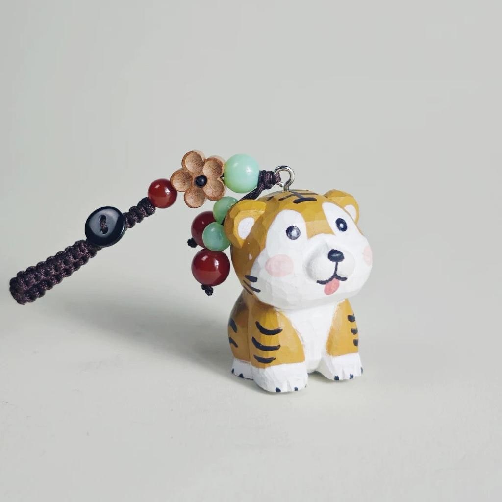 Japanese Style Hand Carved Wooden Tiger Keychain, Zodiac Tiger Charm, Cute Animal Pendant, Bag Charm, Key Ring, Handmade Wood Gift
