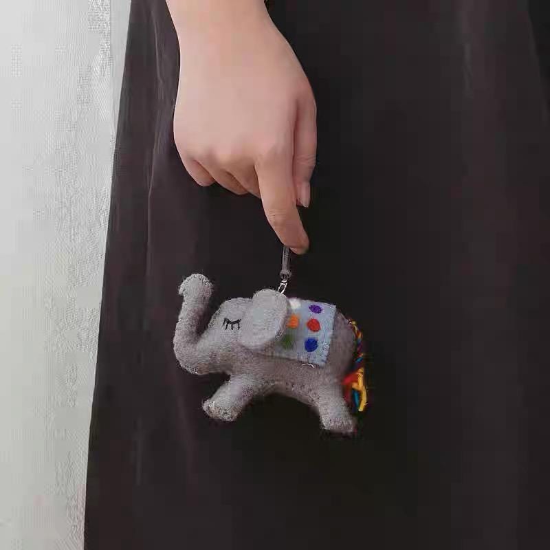 Japanese Style Felt Elephant Keychain, Handmade Wool Elephant Bag Charm, Cute Grey Elephant Pendant, Car Keychain, Gift for Animal Lovers