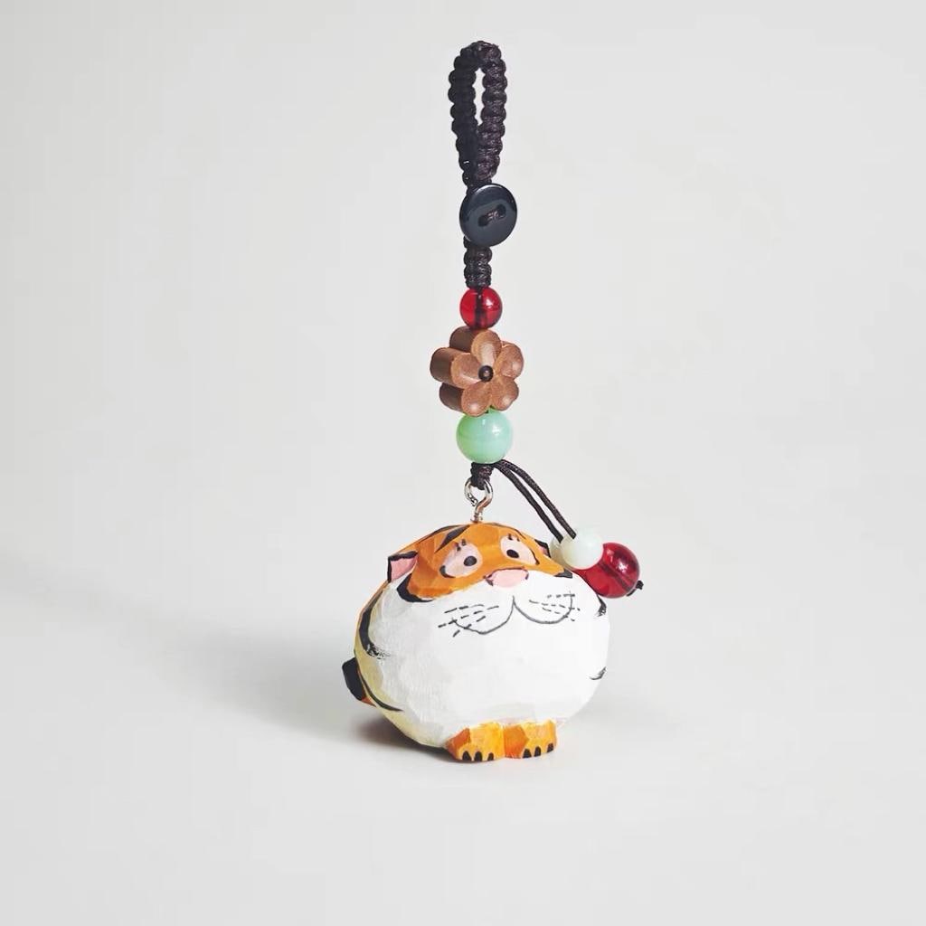 Japanese Wooden Tiger Keychain Pendant, Hand Carved Cute Tiger Charm, Kawaii Animal Bag Charm, Small Tiger Key Ring Gift for Her