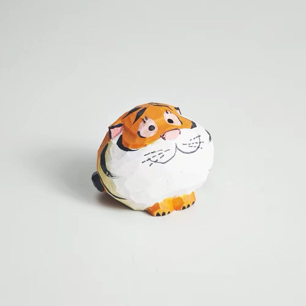 Japanese Wooden Tiger Keychain Pendant, Hand Carved Cute Tiger Charm, Kawaii Animal Bag Charm, Small Tiger Key Ring Gift for Her