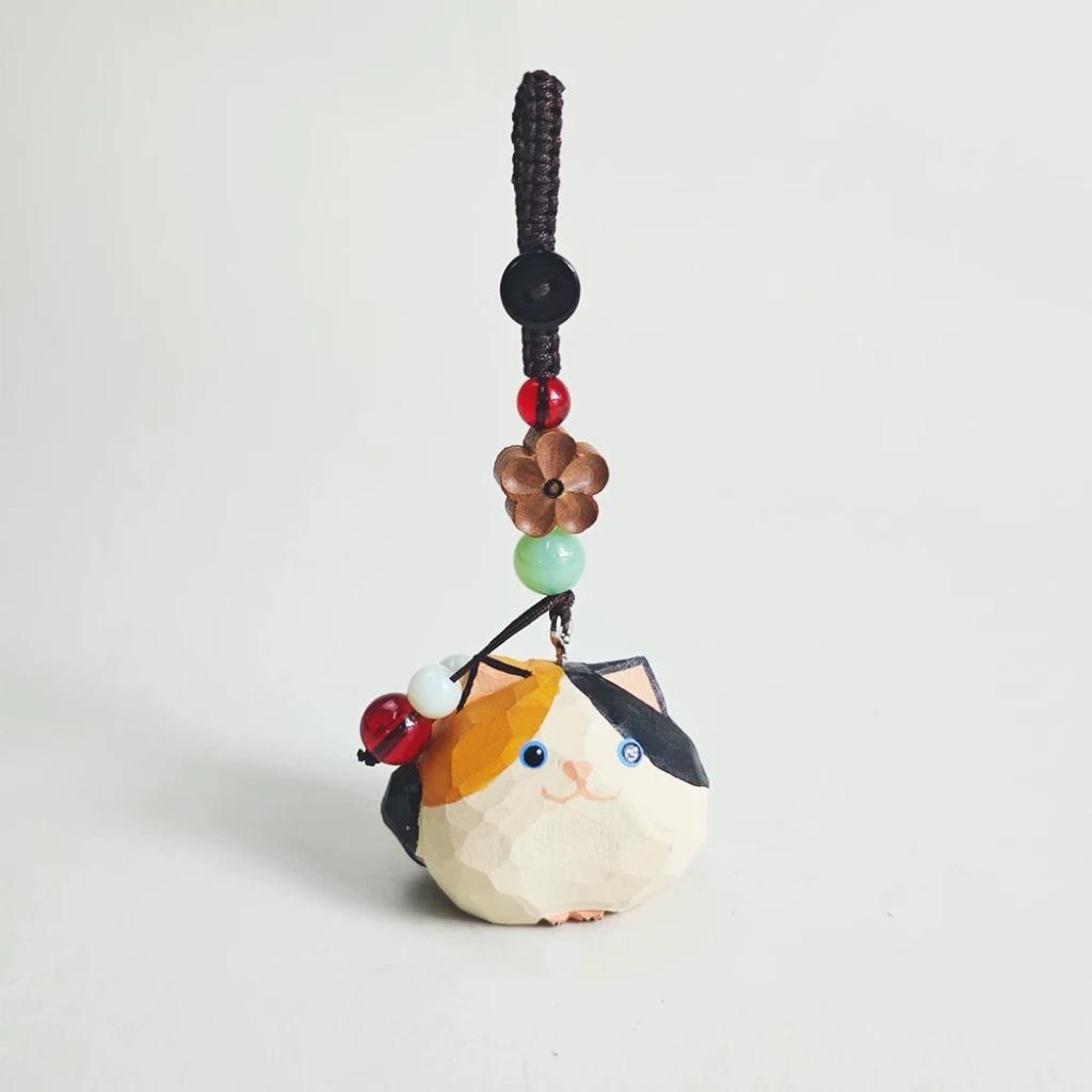 Japanese Style Calico Cat Wooden Keychain Pendant, Hand Carved Round Kitten Charm, Cute Tricolor Cat Bag Charm, Animal Key Ring Gift for Her