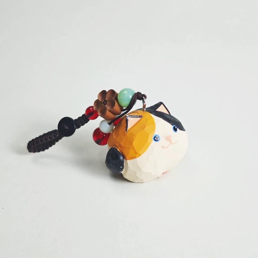 Japanese Style Calico Cat Wooden Keychain Pendant, Hand Carved Round Kitten Charm, Cute Tricolor Cat Bag Charm, Animal Key Ring Gift for Her