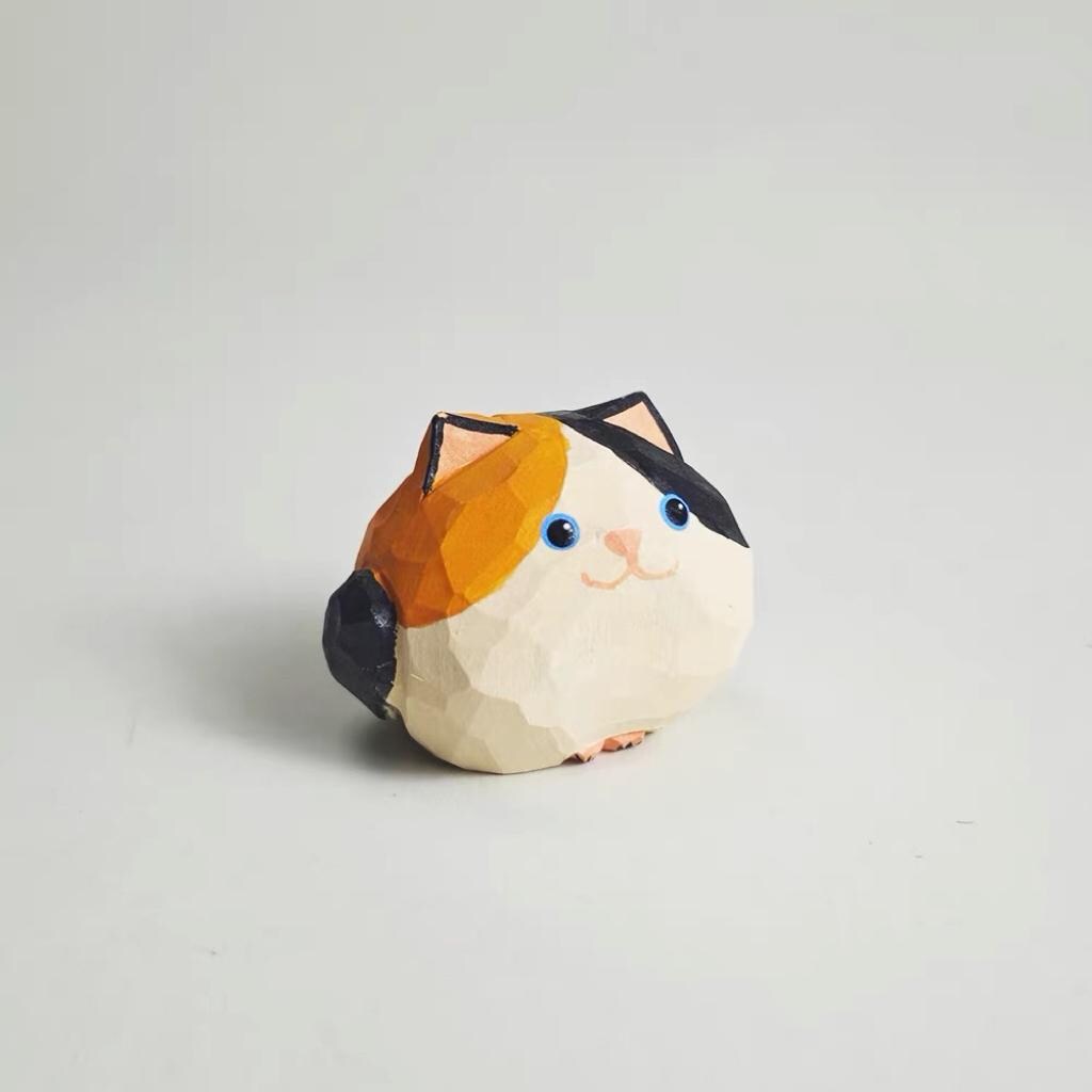Japanese Style Calico Cat Wooden Keychain Pendant, Hand Carved Round Kitten Charm, Cute Tricolor Cat Bag Charm, Animal Key Ring Gift for Her