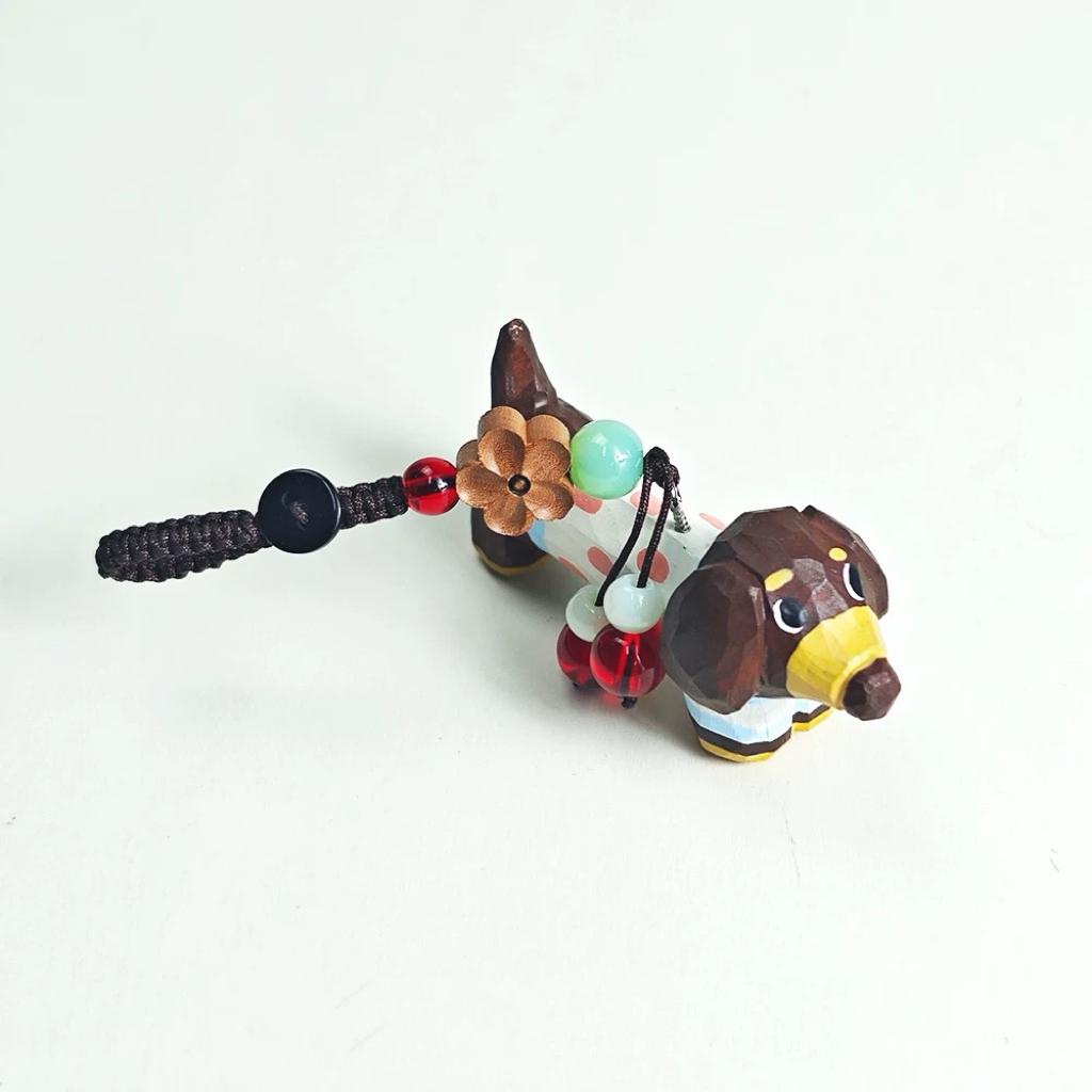 Japanese Style Wooden Dachshund Keychain Pendant, Hand Carved White Sausage Dog Charm, Cute Bag Charm, Car Keychain Gift
