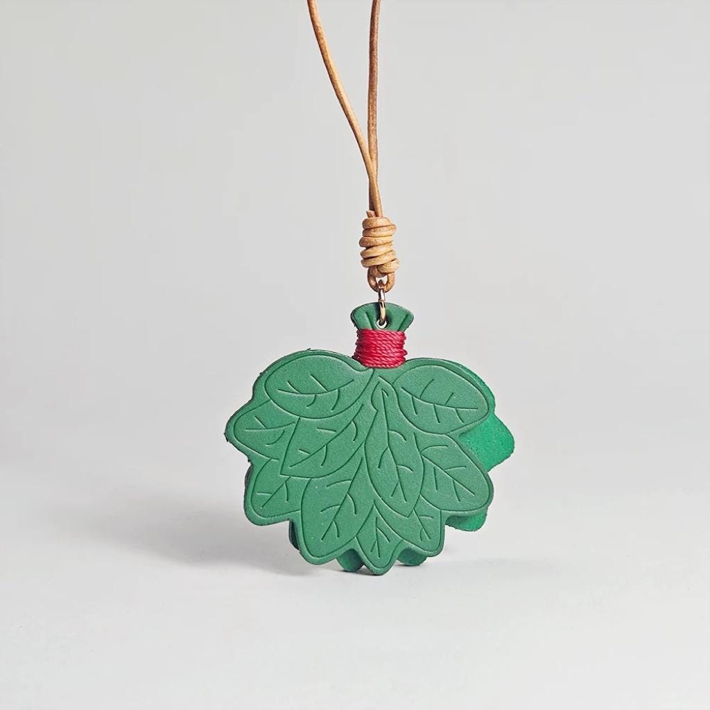 Japanese Style Leather Leaf Keychain Pendant, Handmade Minimalist Bag Charm, Botanical Leather Keyring, Gift Ready Charm for Her