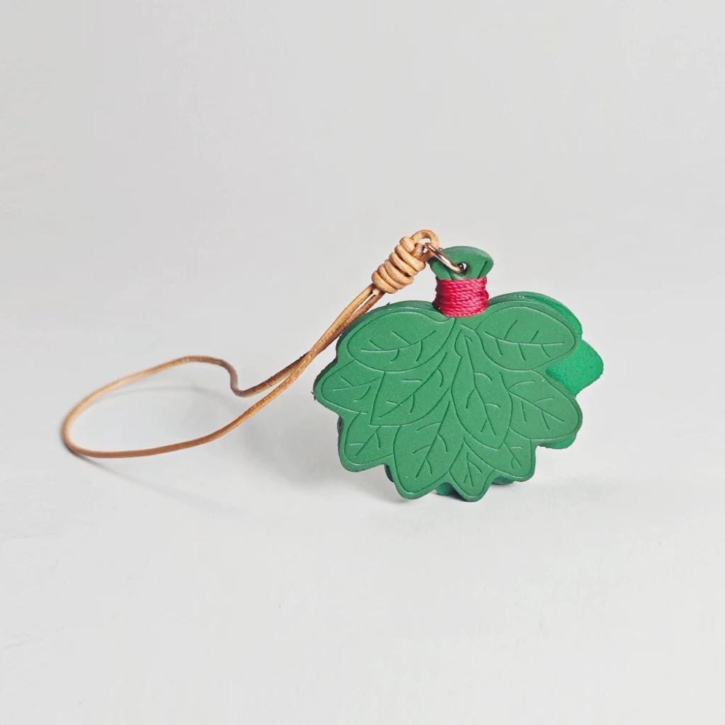 Japanese Style Leather Leaf Keychain Pendant, Handmade Minimalist Bag Charm, Botanical Leather Keyring, Gift Ready Charm for Her