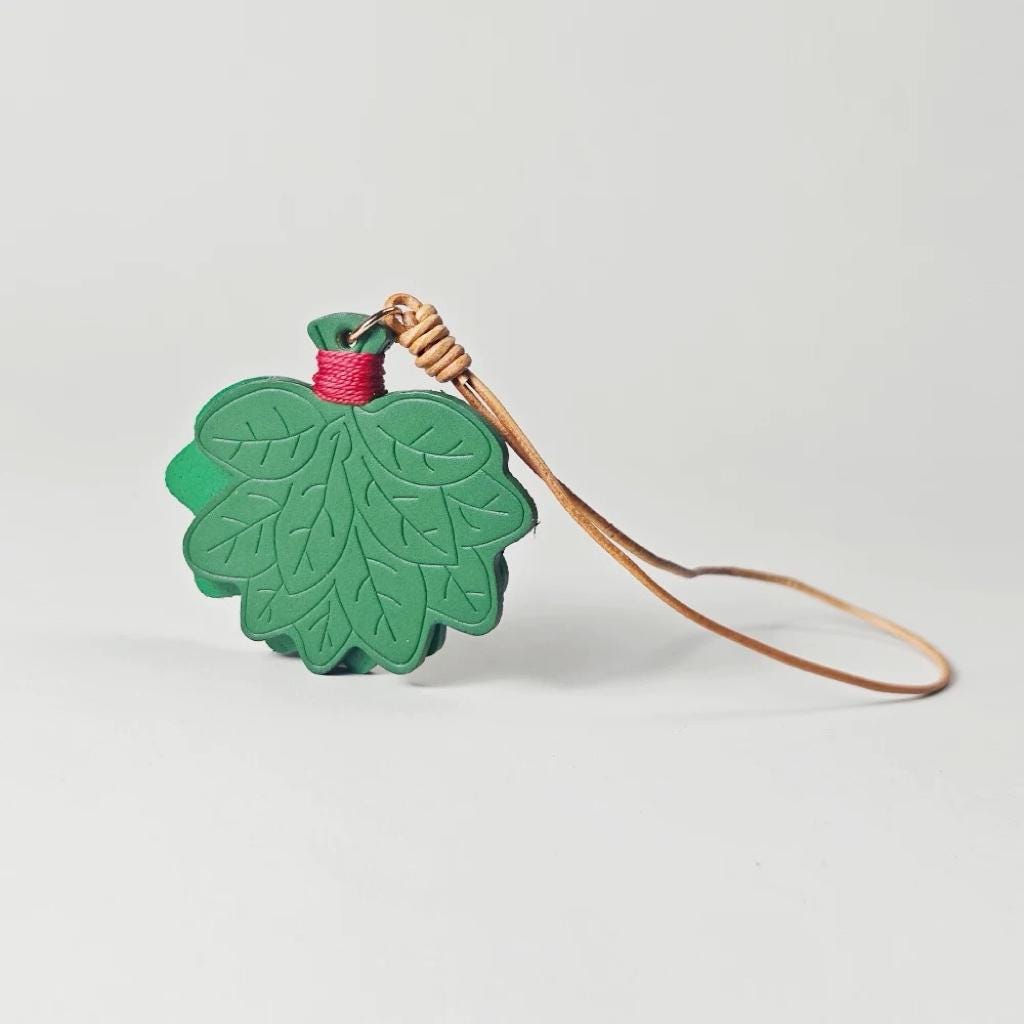 Japanese Style Leather Leaf Keychain Pendant, Handmade Minimalist Bag Charm, Botanical Leather Keyring, Gift Ready Charm for Her