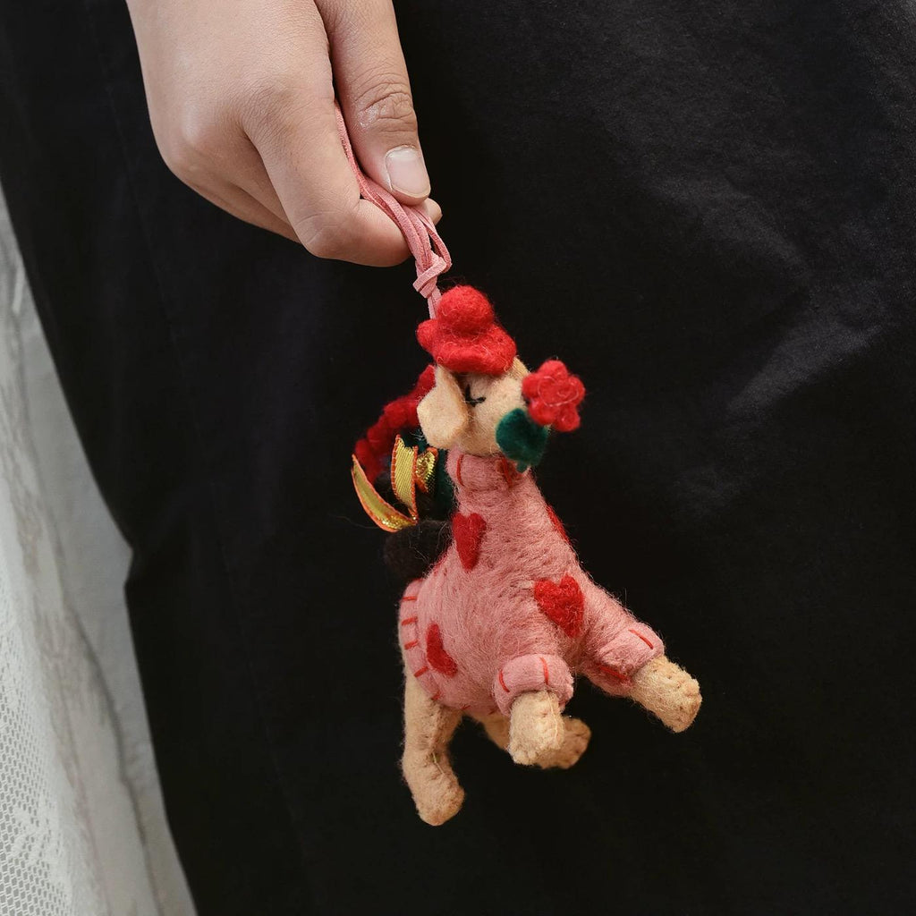 Handcraft Dog Keychain with Flowers, Handmade Felt Dog Charm, Cute Puppy Bag Pendant, Car Rear Mirror Hanging Ornament, Romantic Gift