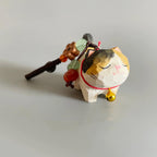 Japanese Style Wooden Calico Cat Keychain, Hand Carved Lucky Cat Charm, Mini Cat Pendant, Cute Bag Charm, Peace Symbol Gift