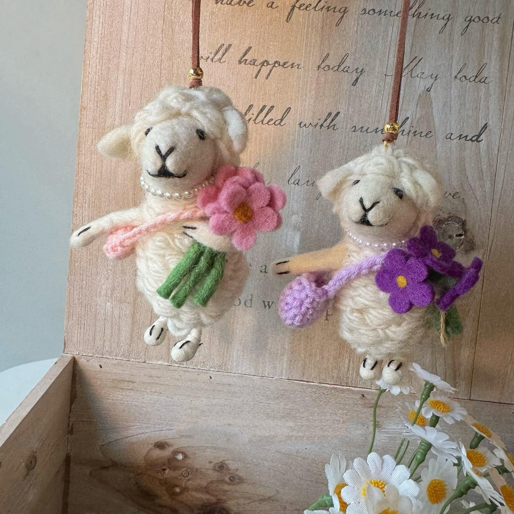 Handmade Lucky Lamb Wool Felt Pendant, Sheep Bag Charm, Cute Animal Keychain, Needle Felt Hanging Ornament, Gift for Animal Lovers