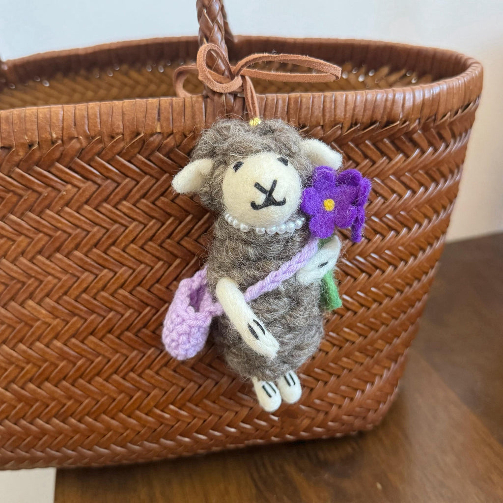Japanese Style Lucky Brown Lamb Wool Felt Pendant, Handmade Sheep Bag Charm, Purple Flower Sheep Keychain, Cute Animal Hanging Ornament Gift