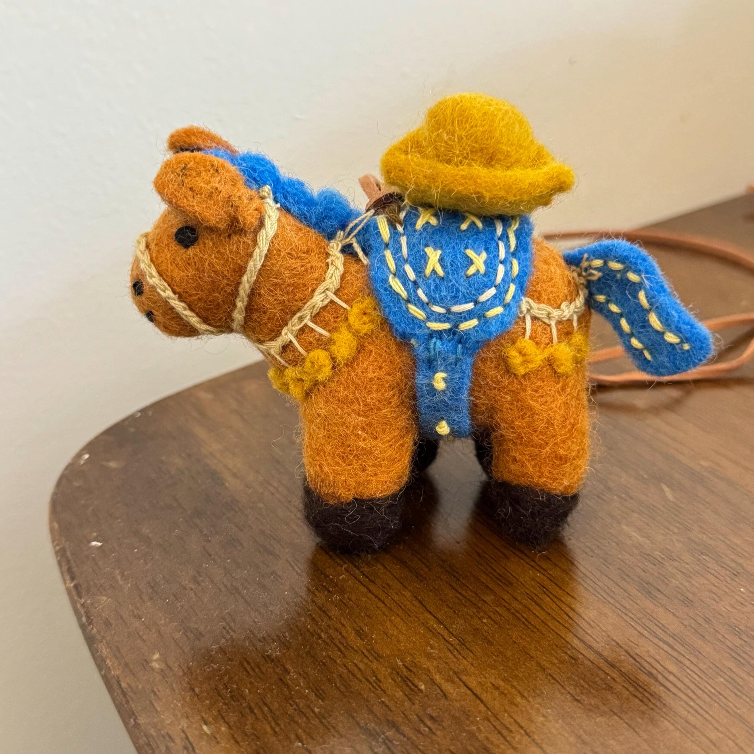 Japanese Style Lucky Felt Horse Pendant, Handmade Wool Felt Pony Bag Charm, Cute Animal Keychain, Horse Hanging Ornament Gift