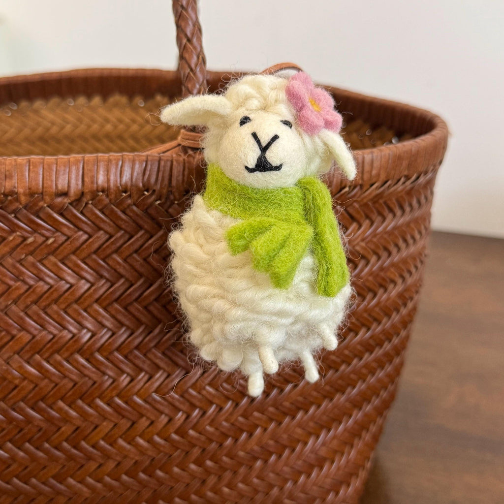 Japanese Style Lucky Lamb Wool Felt Pendant, Handmade Sheep Bag Charm, Scarf Sheep Keychain, Cute Animal Hanging Ornament Gift
