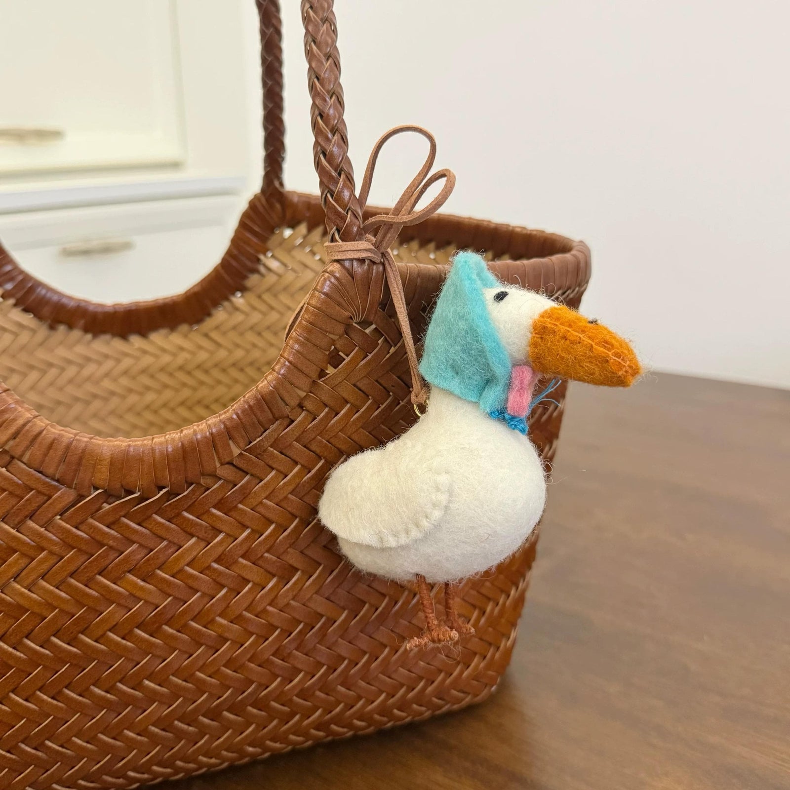 Japanese Style Lucky Felt Goose Pendant, Handmade Wool Felt Duck Bag Charm, Cute Animal Keychain, Goose Hanging Ornament Gift