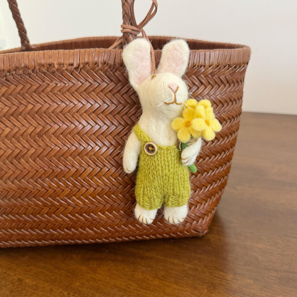 Japanese Style Lucky Felt Rabbit Pendant, Handmade Wool Felt Bunny Bag Charm, Cute Animal Keychain, Flower Bunny Hanging Ornament Gift