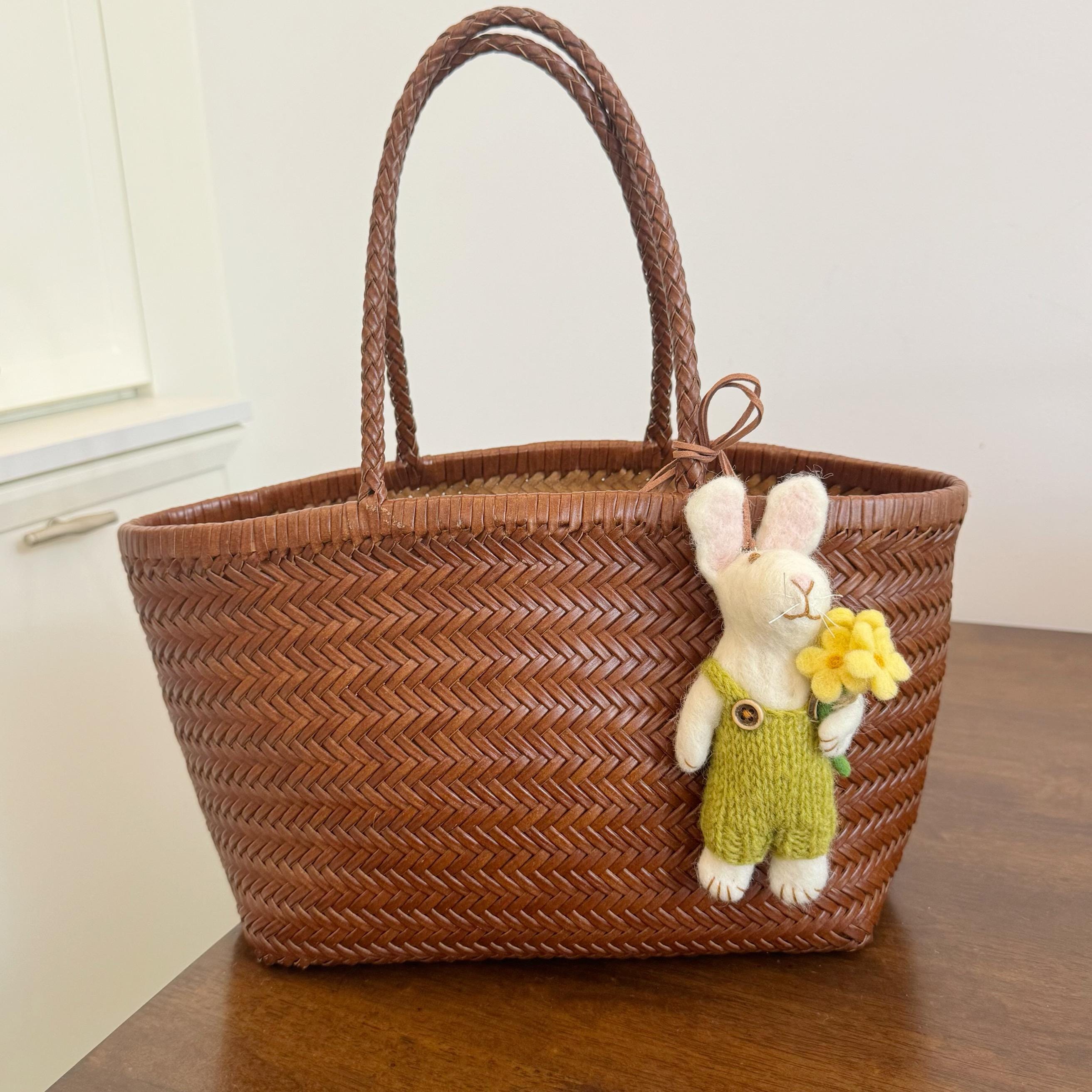 Japanese Style Lucky Felt Rabbit Pendant, Handmade Wool Felt Bunny Bag Charm, Cute Animal Keychain, Flower Bunny Hanging Ornament Gift