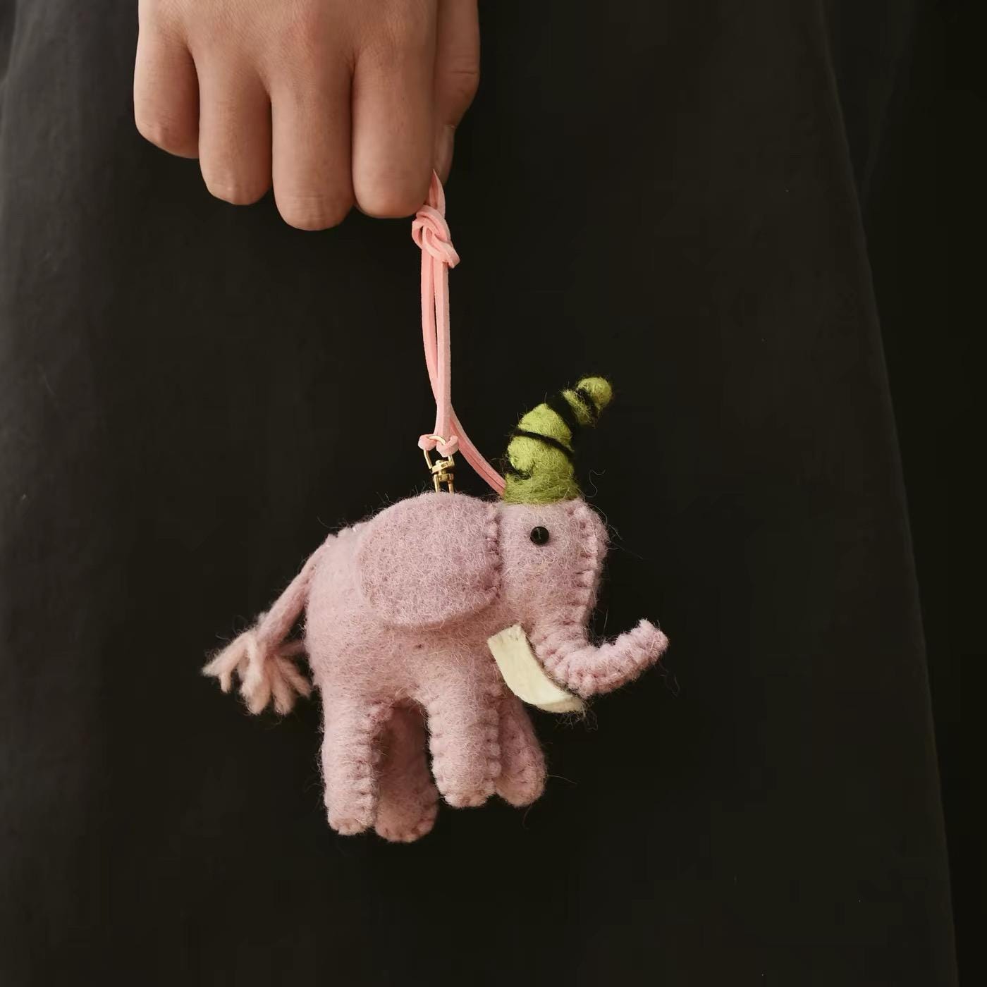 Japanese Style Lucky Felt Elephant Pendant, Handmade Wool Felt Elephant Bag Charm, Cute Colorful Keychain, Elephant Hanging Ornament Gift