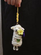 Japanese Style Lucky Felt Sheep Pendant, Handmade Yellow Flower Lamb Charm, Wool Felt Animal Bag Charm, Cute Sheep Keychain Gift