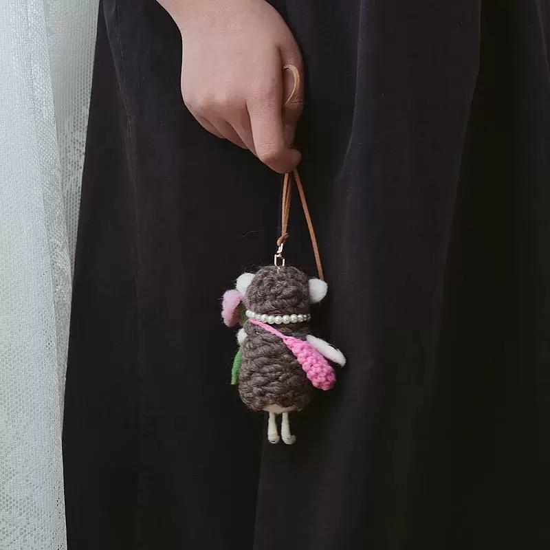 Japanese Style Lucky Felt Sheep Pendant, Handmade Wool Sheep Bag Charm with Flower, Cute Animal Keychain, Lamb Gift, Purse Charm Accessory