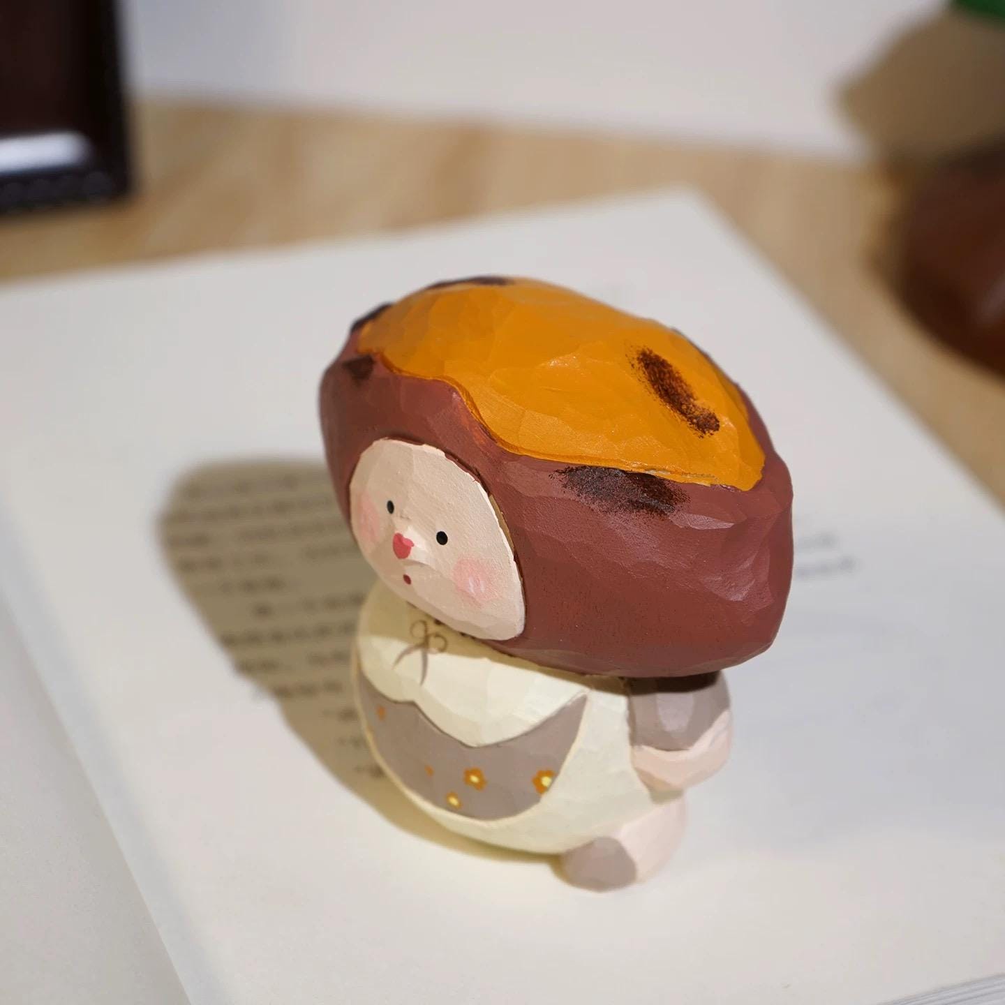 Japanese Style Sweet Potato Doll Figurine, Hand Carved Linden Wood Decor, Kawaii Wooden Desk Ornament, Cute Mini Shelf Decor, Good Luck Gift