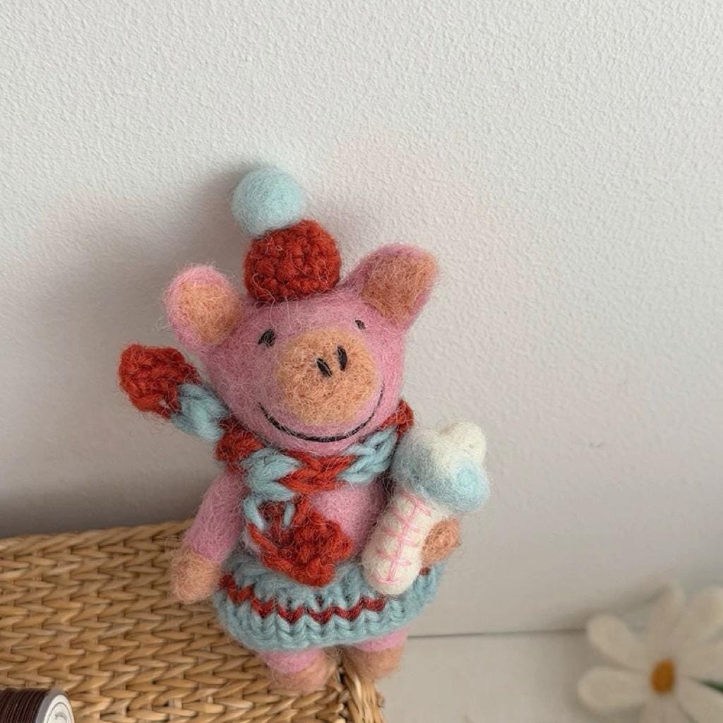 Cute Wool Felt Pig Keychain, Handmade Pig Bag Charm, Kawaii Animal Hanging Ornament, Felt Toy Pendant Gift, Lucky Pig Charm