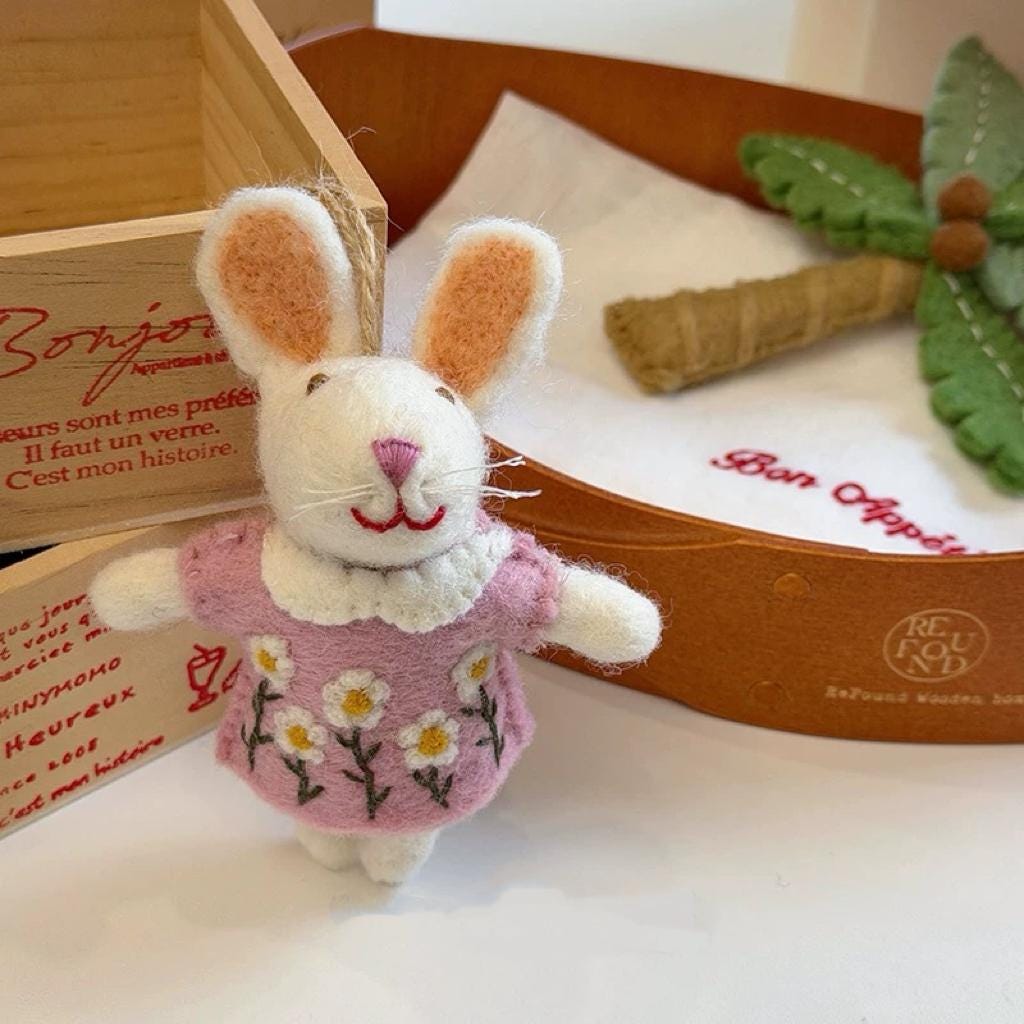 Cute Wool Felt Bunny Keychain, Handmade Rabbit Bag Charm, Floral Dress Bunny Hanging Ornament, Kawaii Animal Pendant Gift, Lucky Bunny Charm
