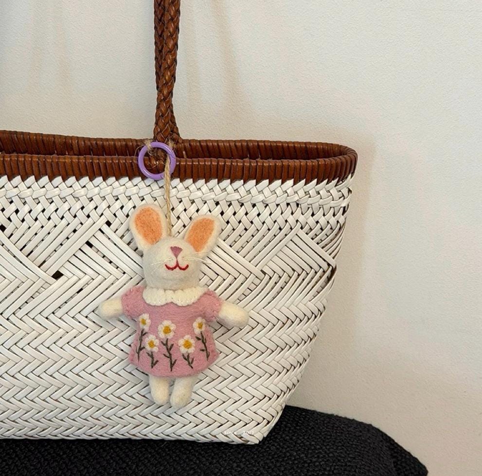 Cute Wool Felt Bunny Keychain, Handmade Rabbit Bag Charm, Floral Dress Bunny Hanging Ornament, Kawaii Animal Pendant Gift, Lucky Bunny Charm