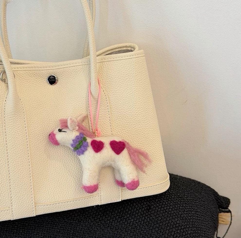Cute Pink Horse Wool Felt Keychain, Handmade Pony Bag Charm, Heart Pattern Animal Hanging Ornament, Kawaii Horse Pendant, Lucky Gift