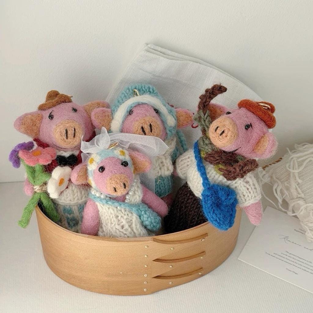 Cute Pig Wool Felt Keychain, Handmade Couple Pig Bag Charm, Wedding Pig Pendant, Kawaii Animal Hanging Ornament, Romantic Gift